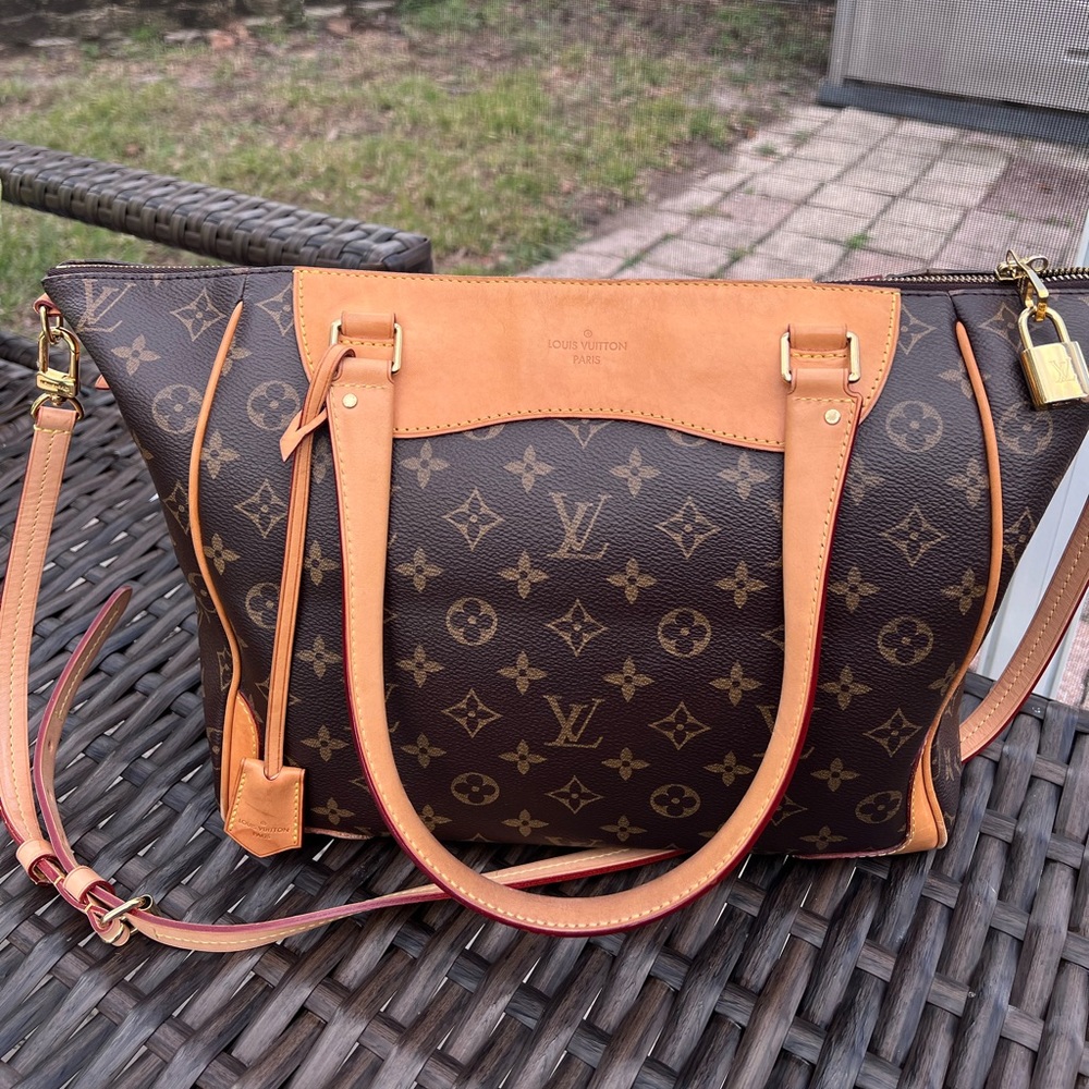 Beautiful Louis Vuitton Estrela Bag!